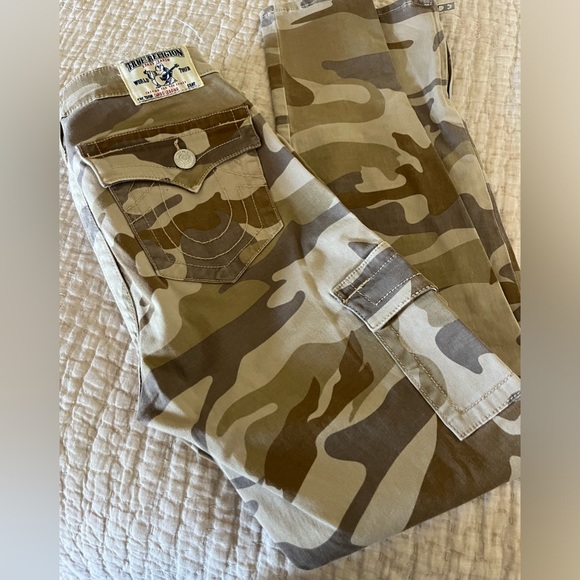 True religion size 28 US camouflaged skinny cargo pants - Picture 4 of 5
